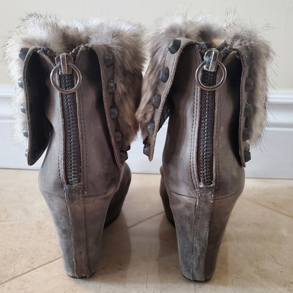 ASH LEATHER COVERED WEDGE ZIPPER BOOTIES WITH RABBIT FUR AND STUD DETAILING 40 - Picture 3 of 15